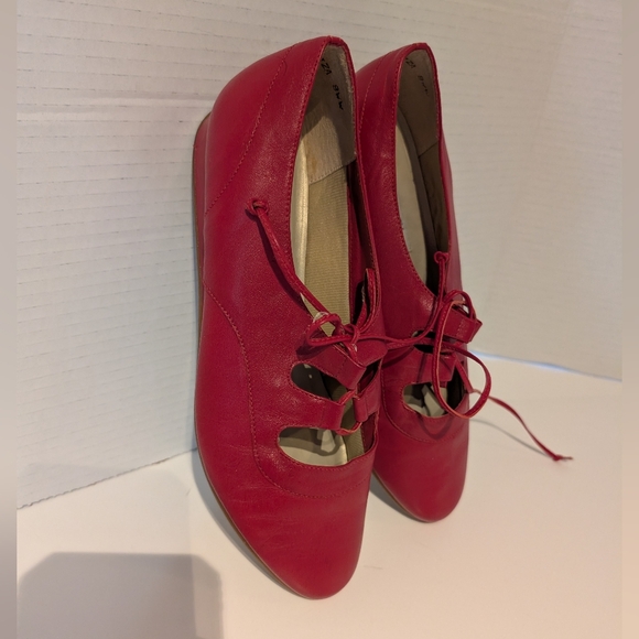 Trotters Red Ballet Style Red Leather Wedge Shoes Sz. 8WW - Picture 4 of 14